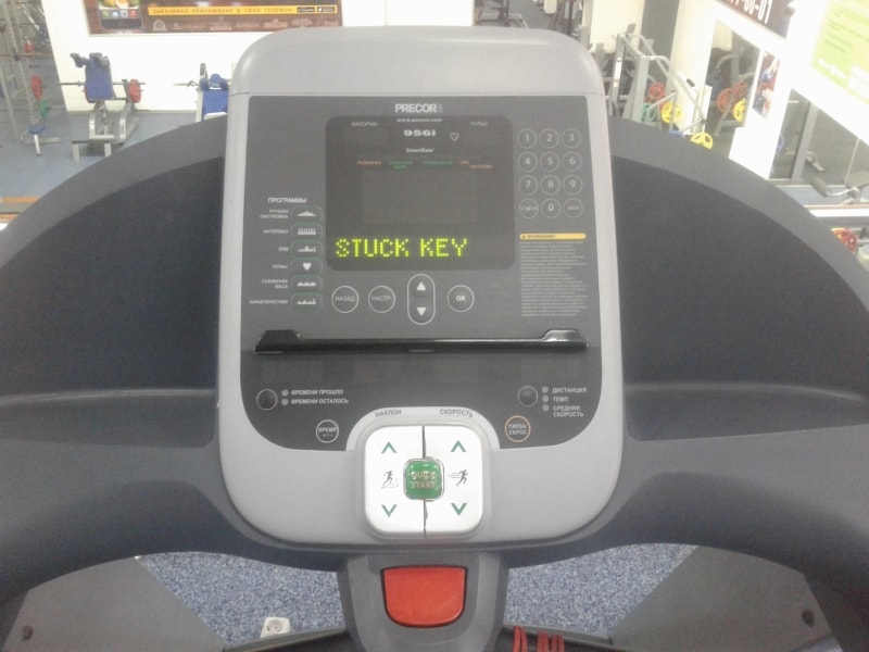 ошибка stuck key precor